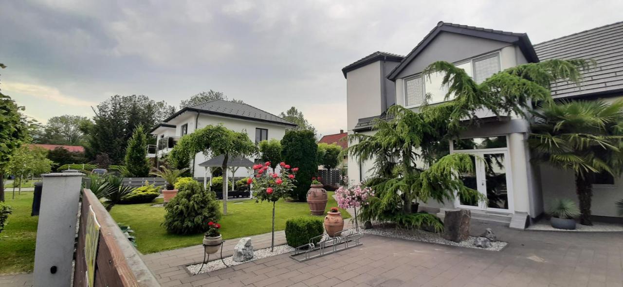 Ancsi Apartmanhaz Balatonlelle Eksteriør bilde