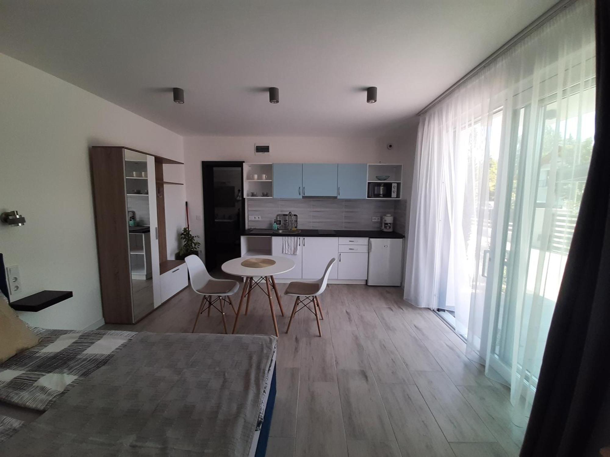 Ancsi Apartmanhaz Balatonlelle Eksteriør bilde