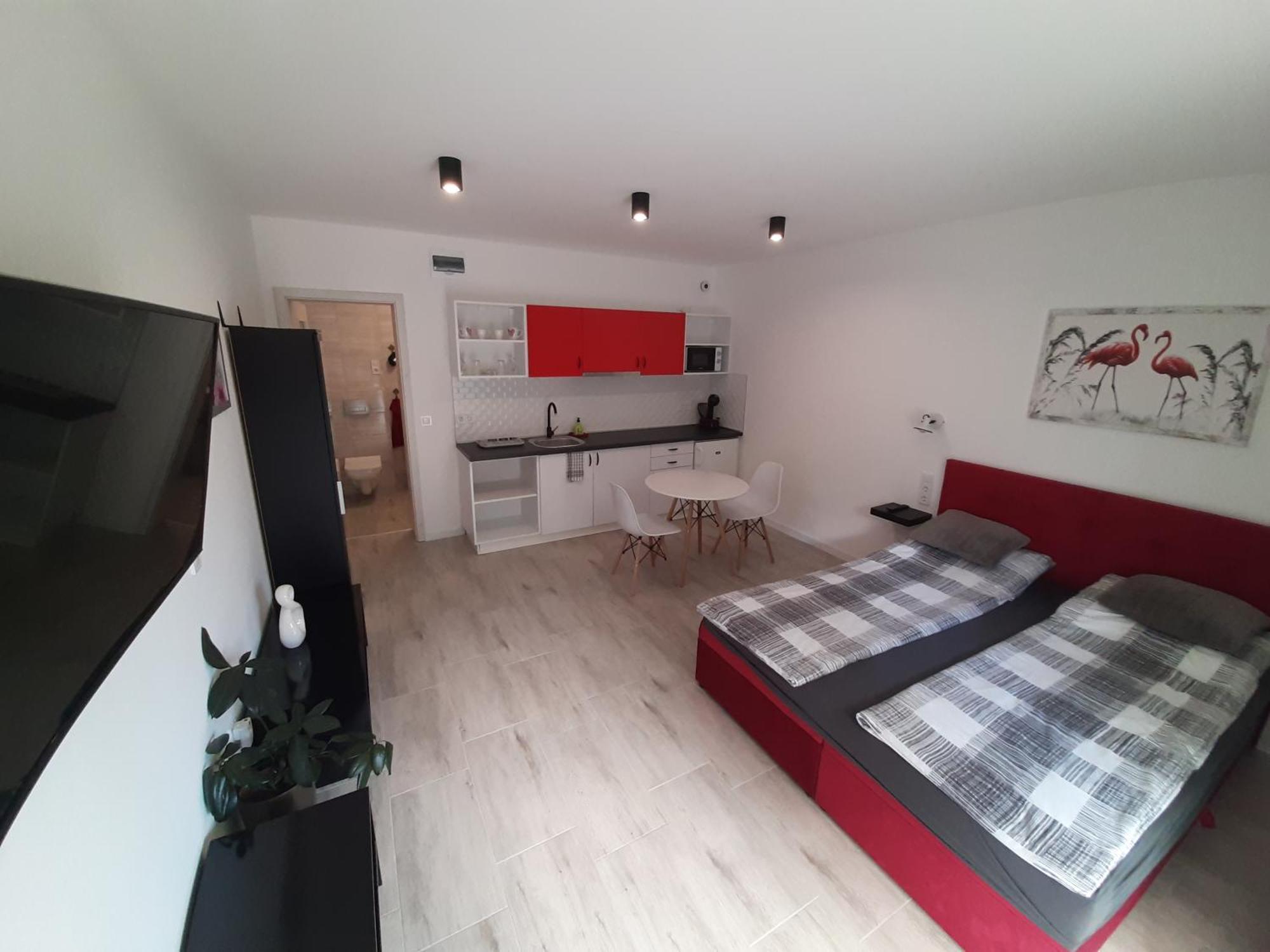 Ancsi Apartmanhaz Balatonlelle Eksteriør bilde